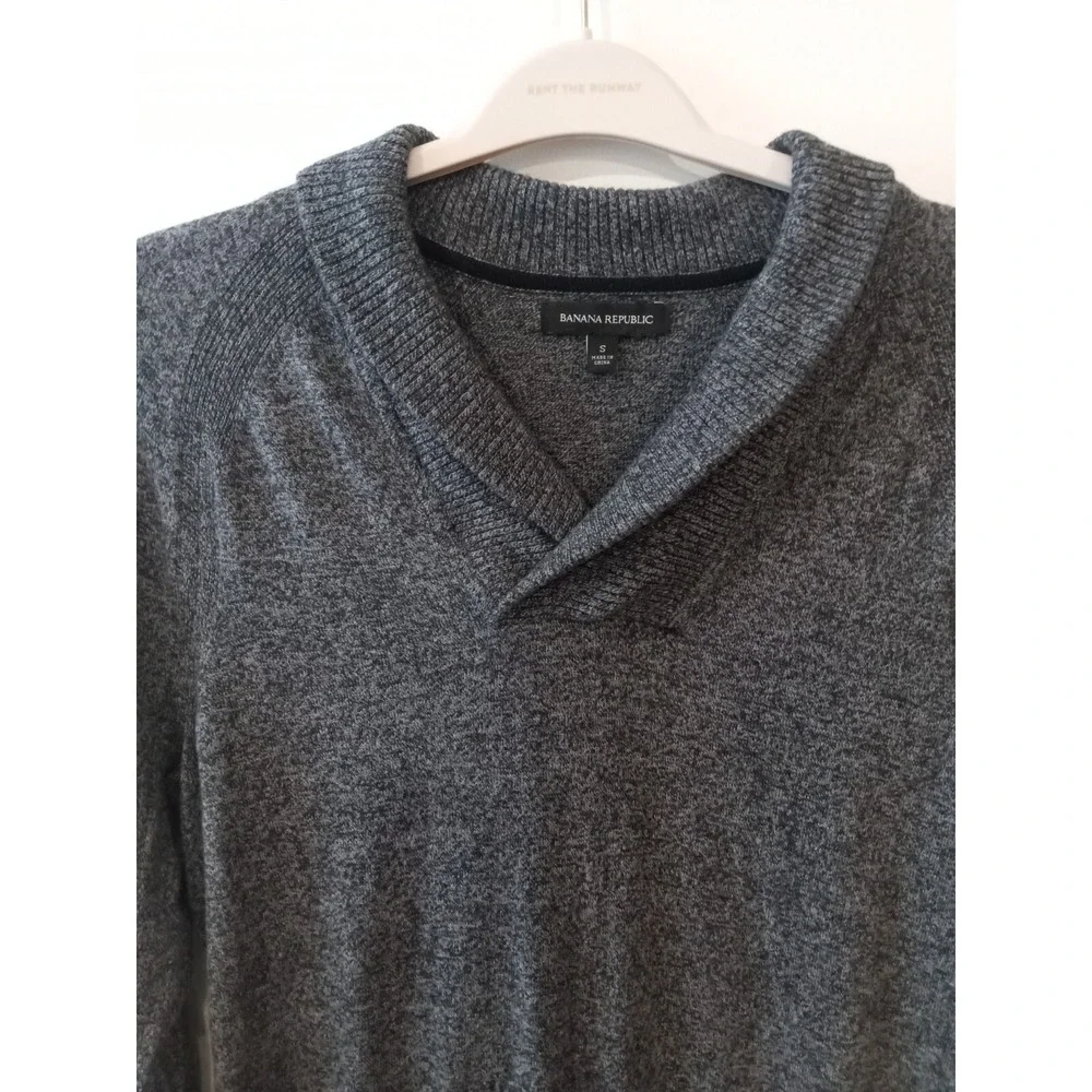 Banana Republic Men's Size‎ Small Gray Sweater